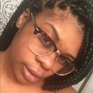 Meet your Posher, Savaria